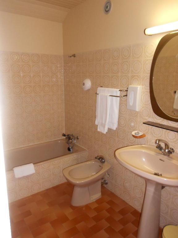 Hotel Les Barnieres Гийестр Номер фото